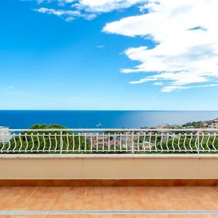 Apartamento 168b - La Terrazza Sul Mare, Casa A 10 Minuti Da Spiaggia, Parcheggio Privato Gratis *