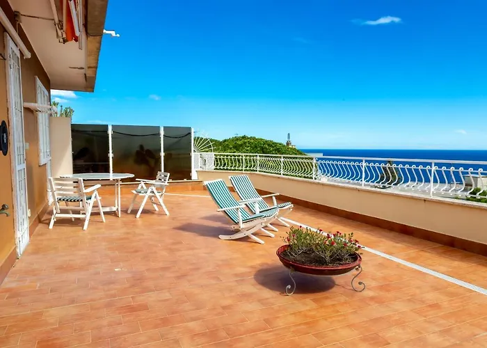 Lejlighed 168b - La Terrazza Sul Mare, Casa A 10 Minuti Da Spiaggia, Parcheggio Privato Gratis