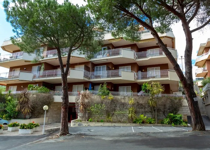 Appartamento 168b - La Terrazza Sul Mare, Casa A 10 Minuti Da Spiaggia, Parcheggio Privato Gratis Sanremo